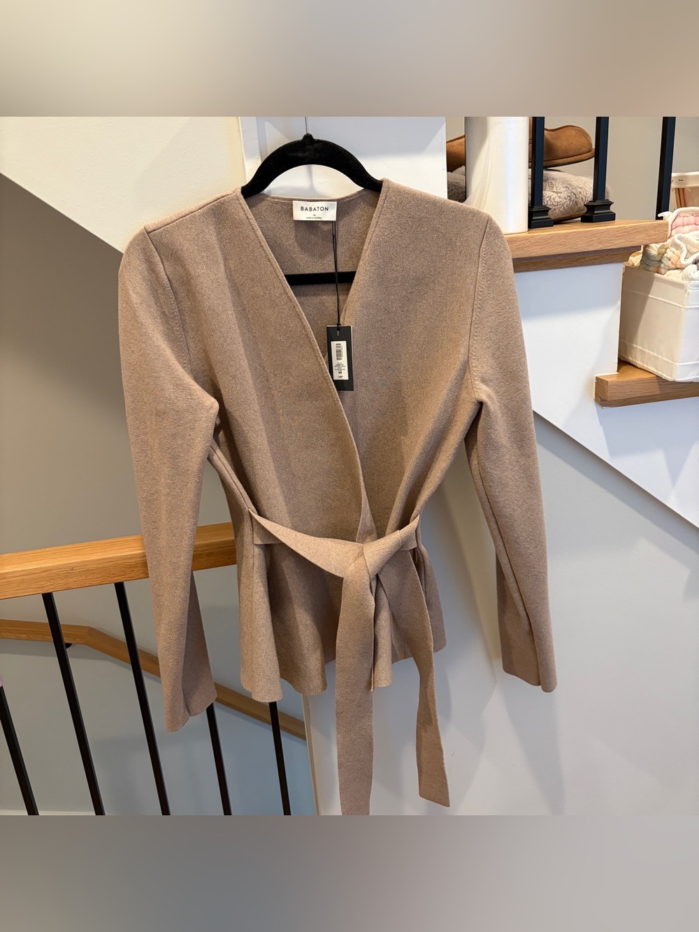 EUC ARITZIA Babaton Commuro Cardigan M Wonder Yarn Heather Nomad Taupe Commuter